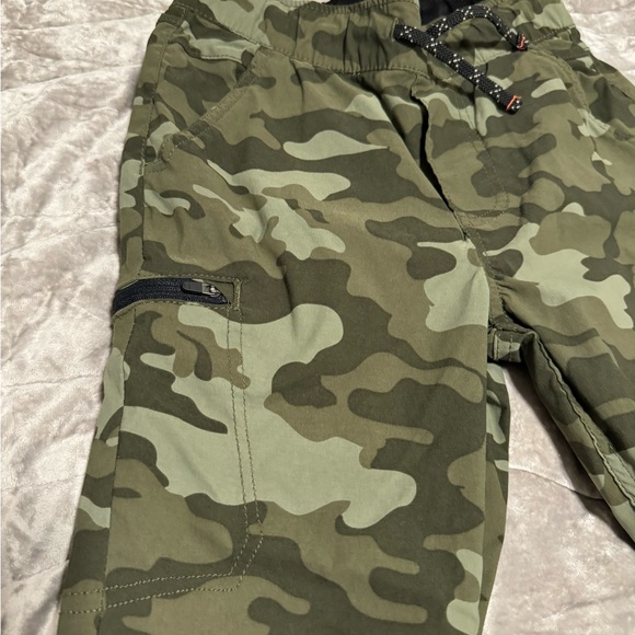 Boys 10/12 camo jogger style pants . - Picture 3 of 4